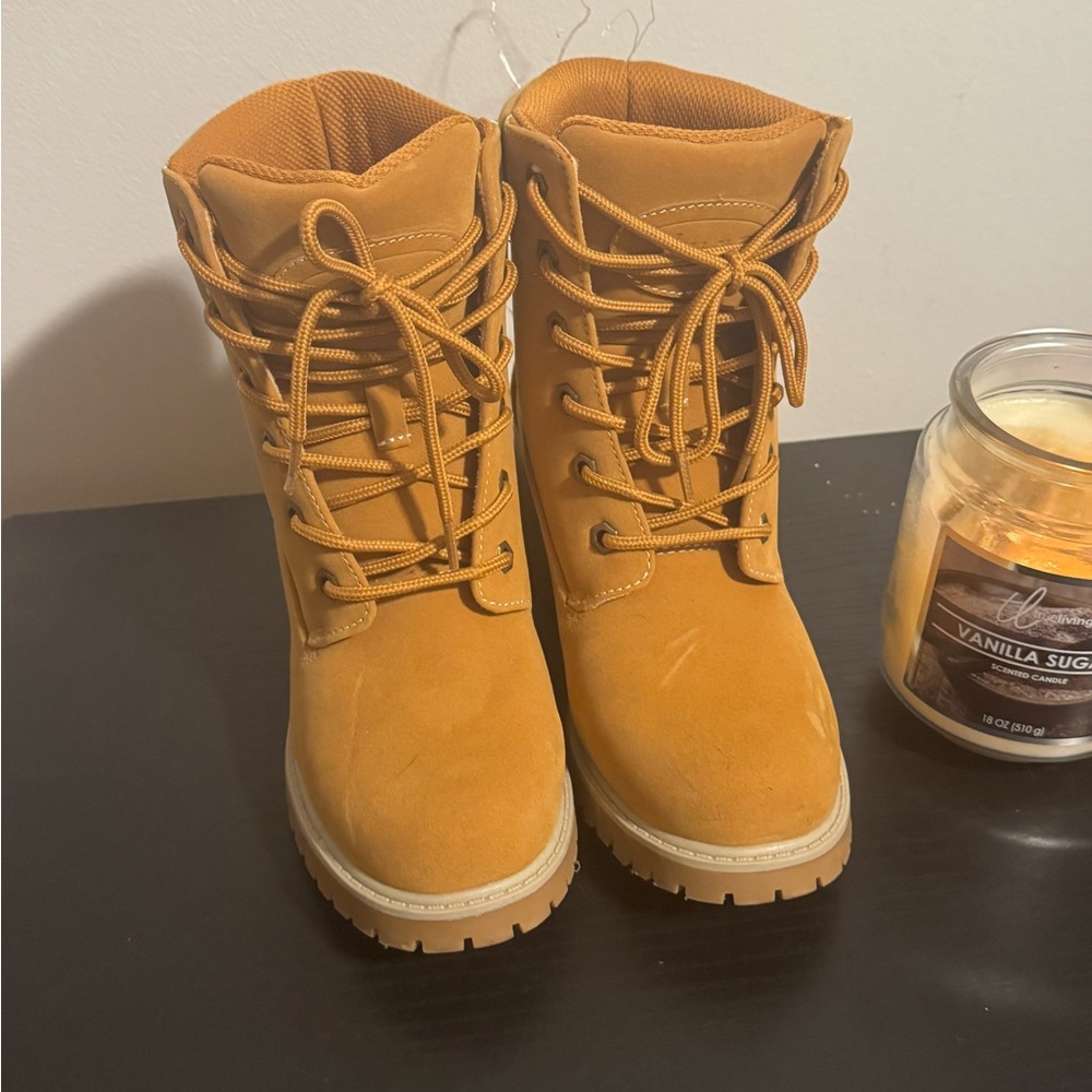 Lugz Women's Mustard Lace-Up Boots